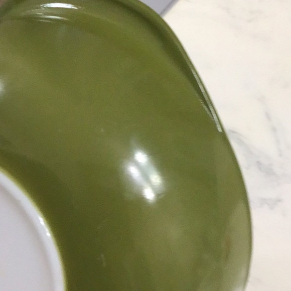 Green Pyrex mixing bowl - Picture 5 of 6